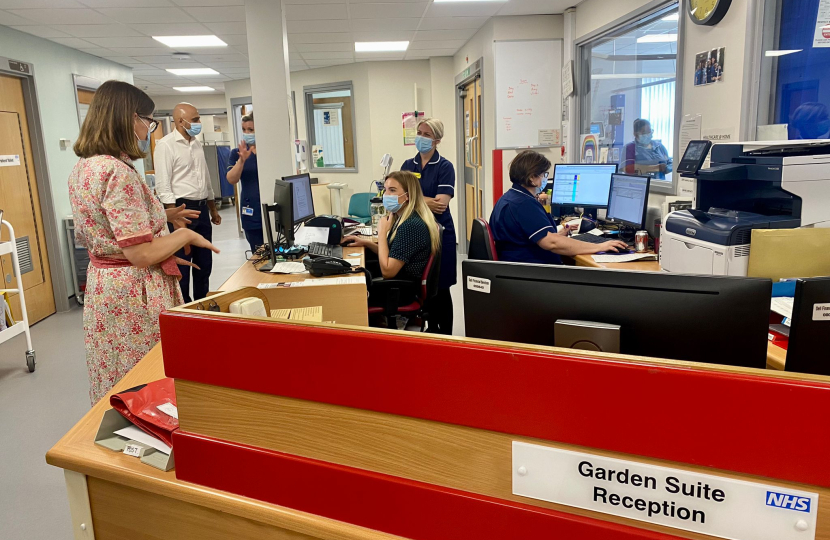 Rachel visiting the Garden Suite Chemotherapy Unit at the Alexandra Hospital.